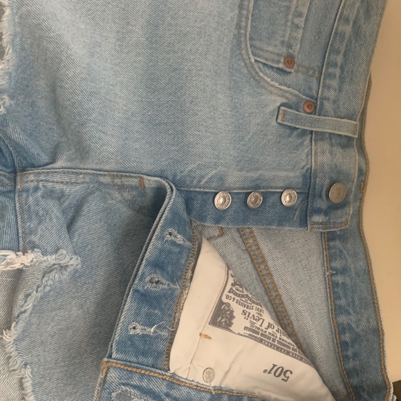 Levi's Light Blue Denim Women's Shorts - Picture 2 of 5